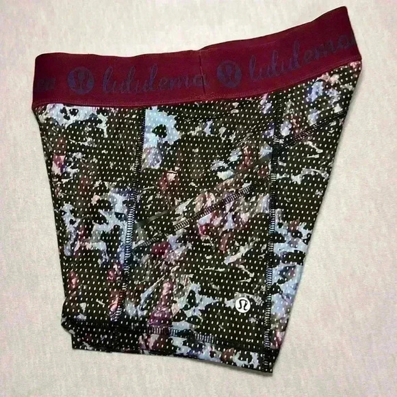 Lululemon What The Sport Short Floral Sport Tranquil Blue Purple Womens Size 4 - Picture 11 of 12